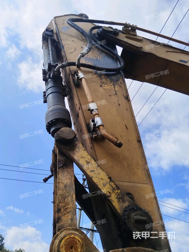 小臂整体左后（工作和回转装置）