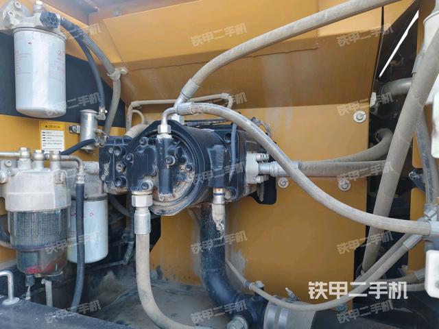 液壓泵斜45?左（大件艙室）