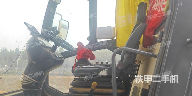 驾驶室操作台（设备外观及核心部件）