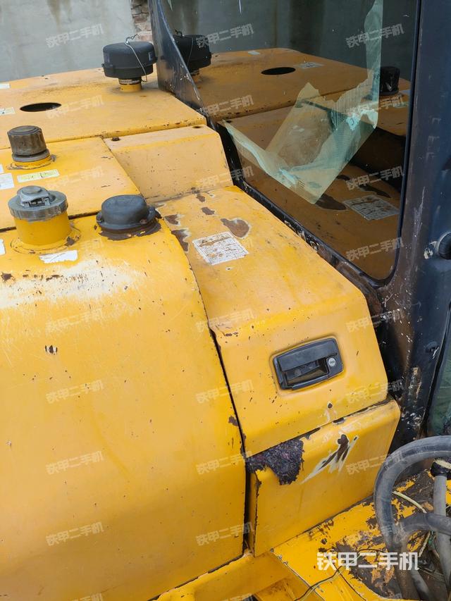 回轉(zhuǎn)馬達(dá)和主控閥（整機外觀）