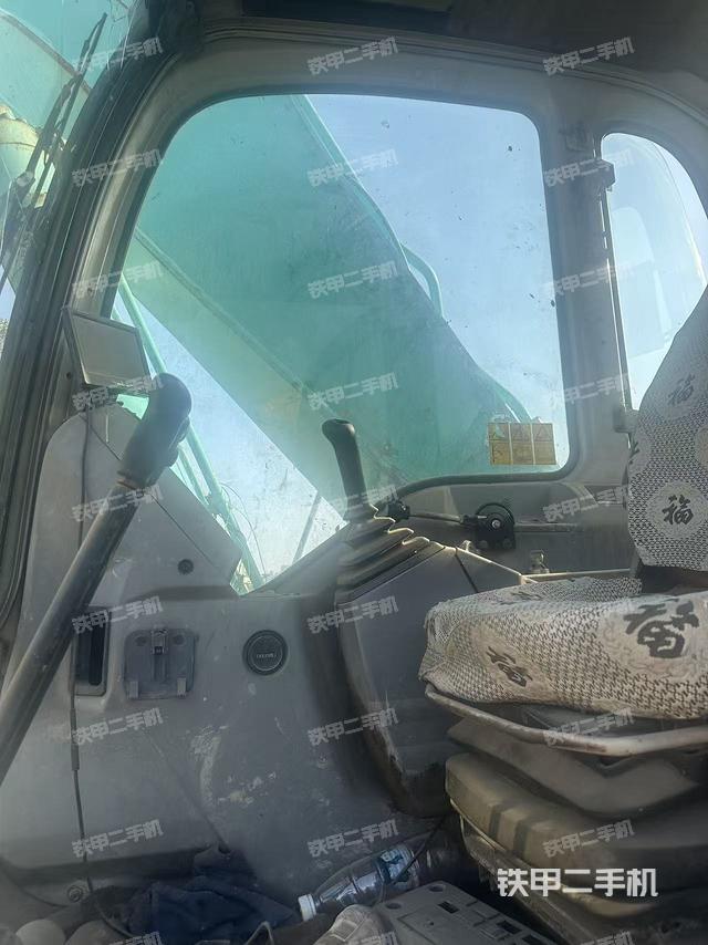 駕駛室整體（整機(jī)外觀）