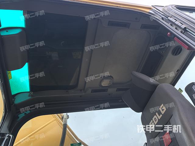 驾驶室顶部（整机外观）