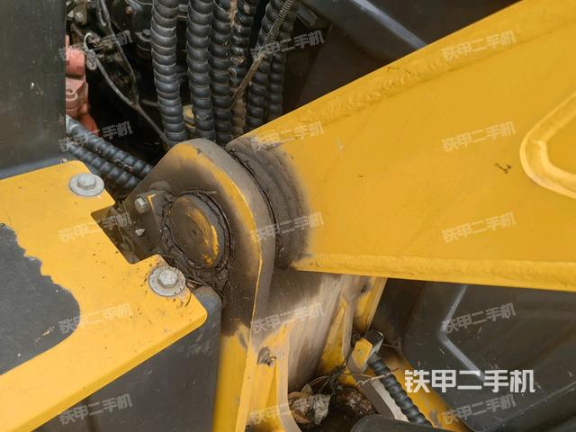 大臂根部?斜（工作和回轉(zhuǎn)裝置）