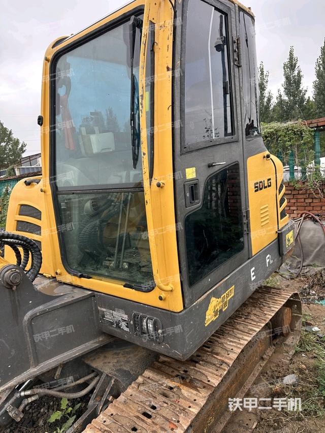 驾驶室整体（整机外观）