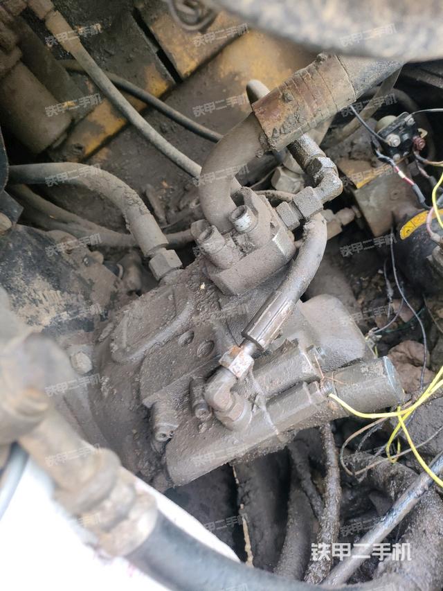 液壓泵艙室正面整體（整機(jī)外觀）