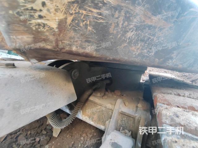 转盘和下车架正前（工作和回转装置）