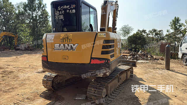 整機右后45°(整機外觀) 整機右后45°(整機外觀)