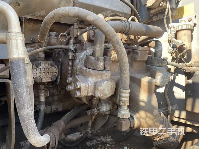 液壓泵艙室正面整體（整機(jī)外觀）