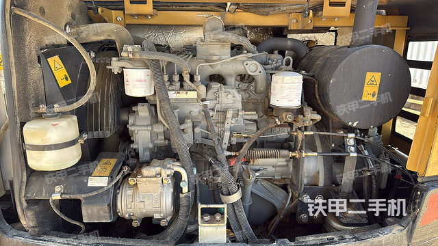 發(fā)動機整體俯視(整機外觀) 發(fā)動機整體俯視(整機外觀)