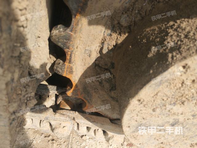 右驱动轮（行走机构）