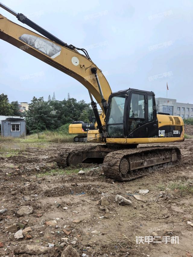 卡特彼勒323DL挖掘機(jī)