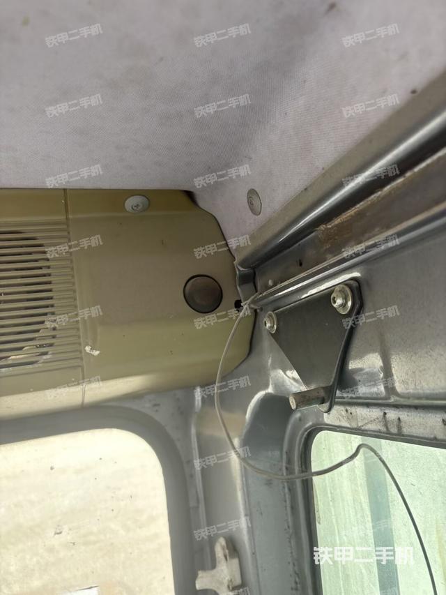 左后方玻璃角标（驾驶室部分）