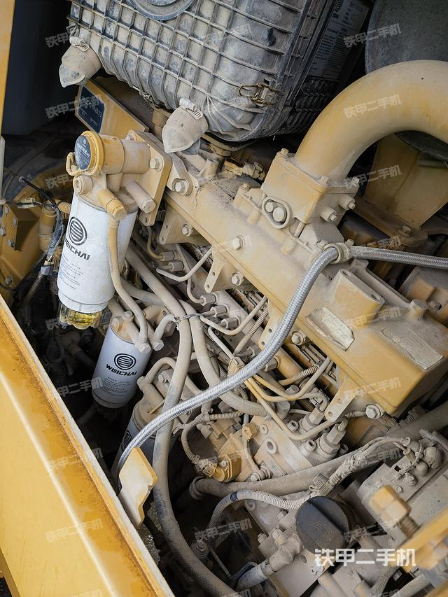 发动机左侧（整机外观及大件）