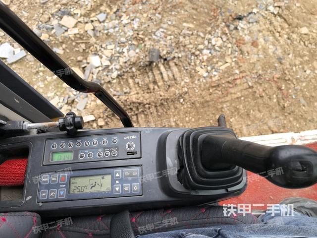 座椅左侧控制台/音响/含左手柄（驾驶室部分）