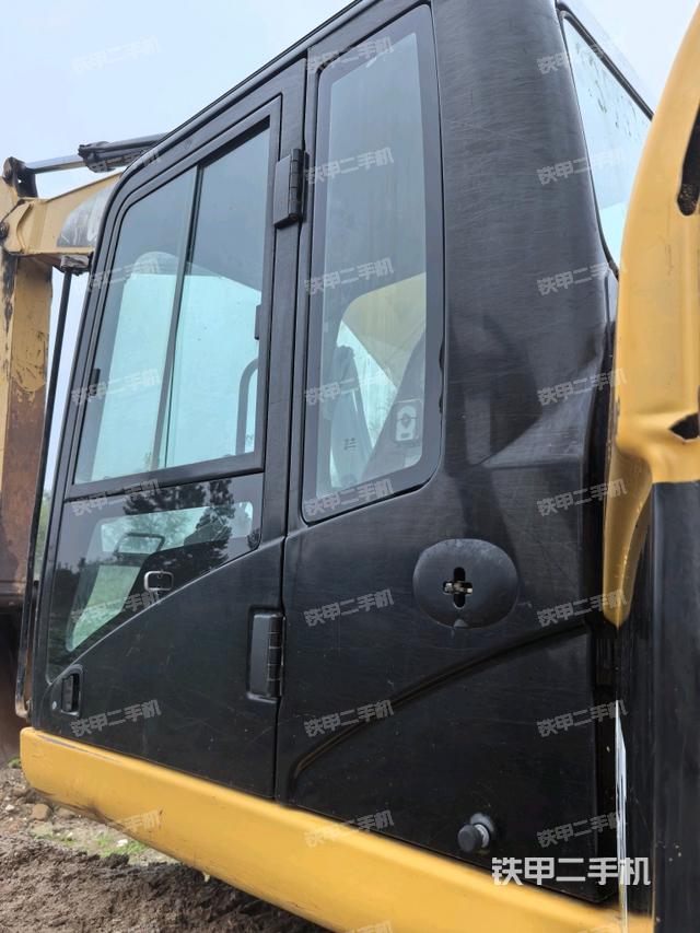 駕駛室整體（整機(jī)外觀）