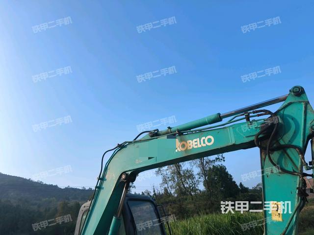 铲斗右后整体（工作和回转装置）