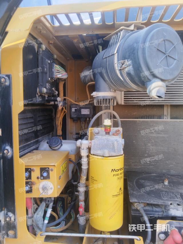 液壓泵斜45?右（大件艙室）