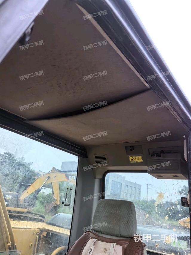 駕駛室頂部（整機(jī)外觀）