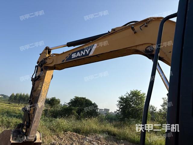 铲斗右后整体（工作和回转装置）