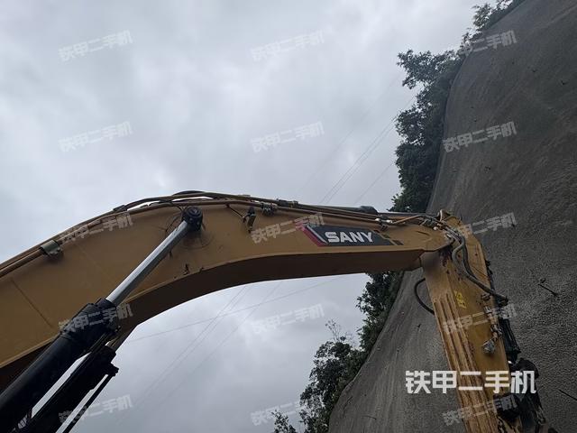 大臂整体 右侧（工作和回转装置）