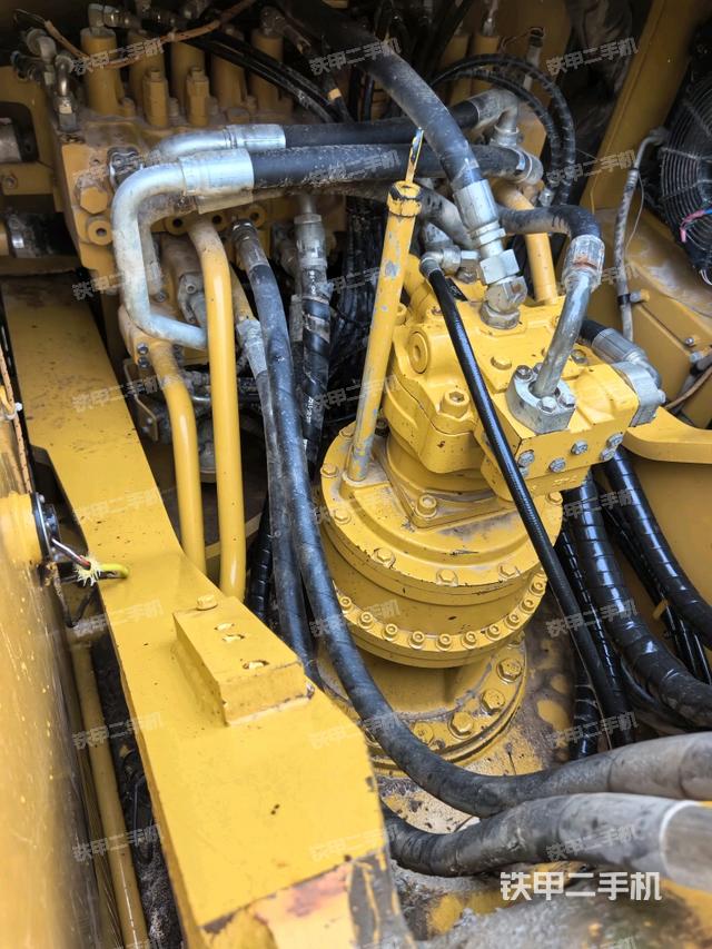 回轉(zhuǎn)馬達和主控閥（整機外觀）