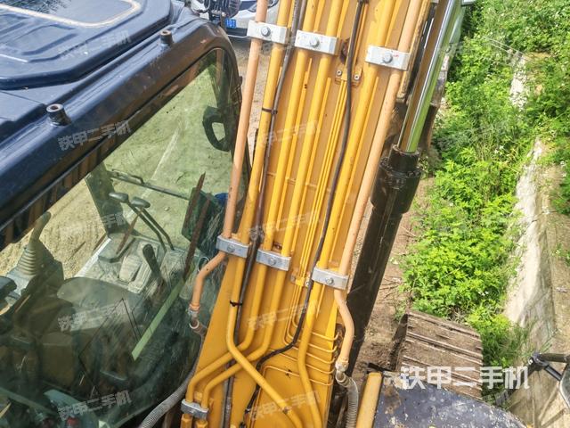 大臂背部俯视（工作和回转装置）