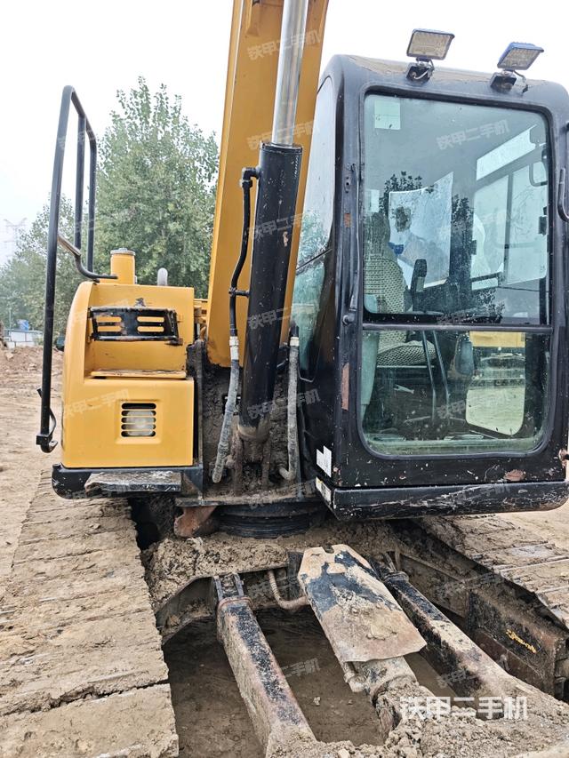 小臂整体左后（工作和回转装置）