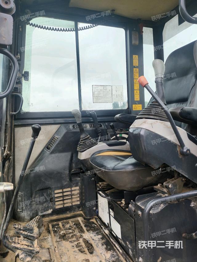 駕駛室頂部（整機(jī)外觀）