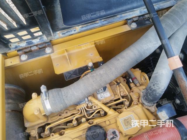 中央回轉(zhuǎn)接頭特寫(xiě)（上車(chē)部件）