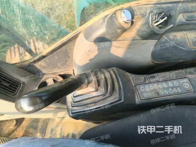  驾驶室正侧（驾驶室部分）