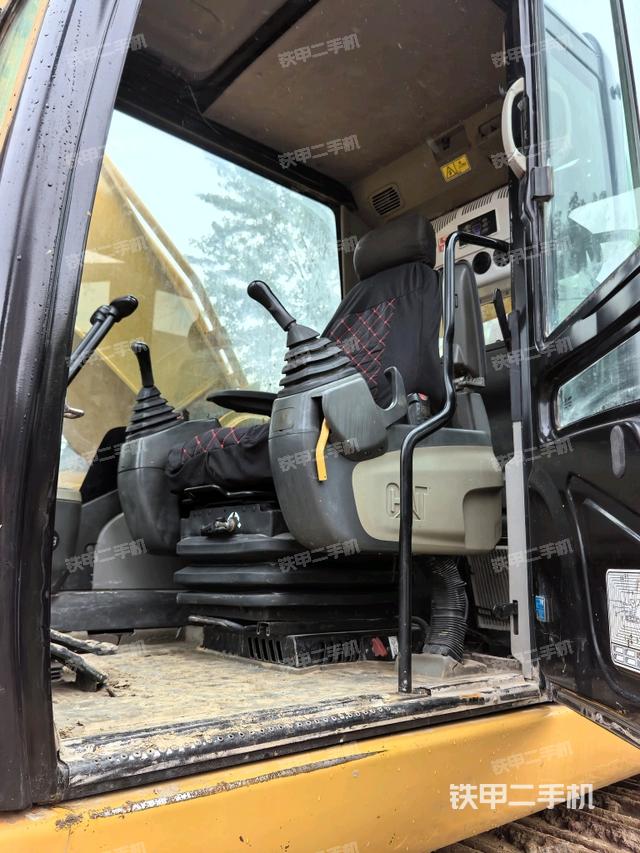 駕駛室整體（整機(jī)外觀(guān)）