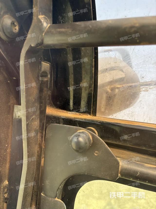 左后方玻璃角标（驾驶室部分）