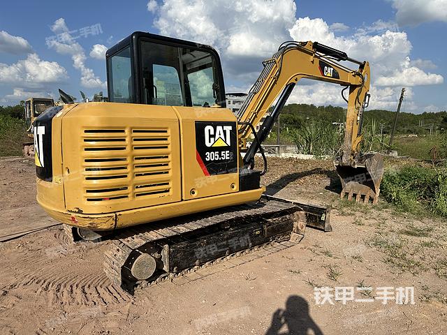 卡特彼勒CAT?305.5E2 小型液壓挖掘機(jī)