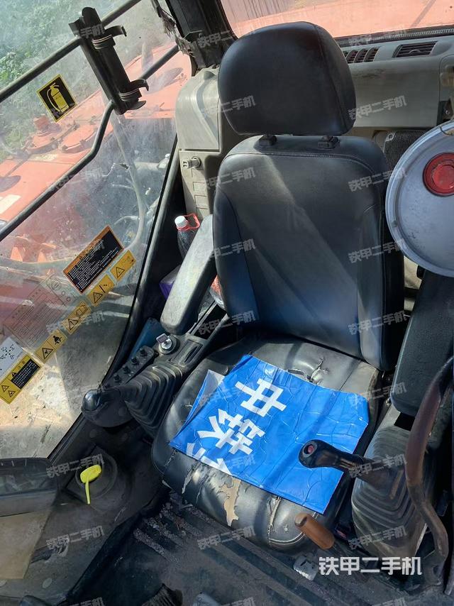 駕駛室整體（整機(jī)外觀）