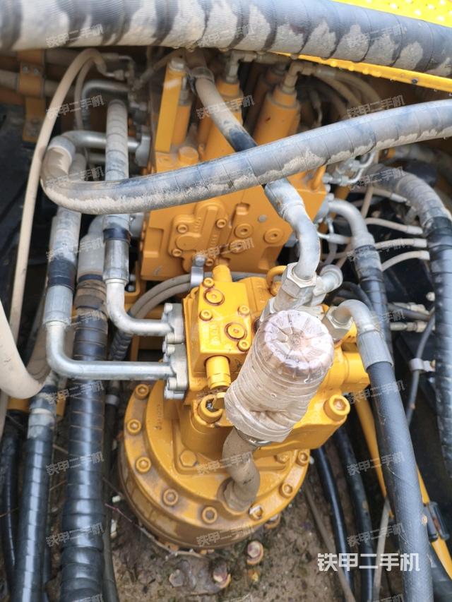 回轉(zhuǎn)馬達和主控閥（整機外觀）