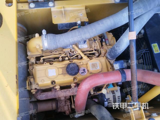 發(fā)動(dòng)機(jī)室（上車(chē)部件）