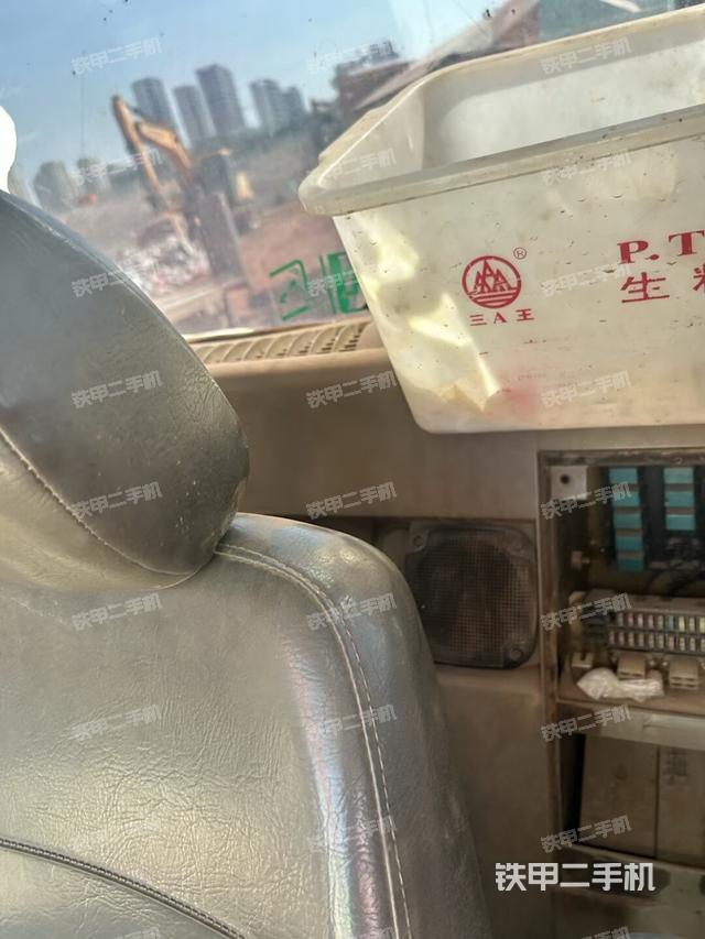 后窗玻璃角標(biāo)（駕駛室部分）