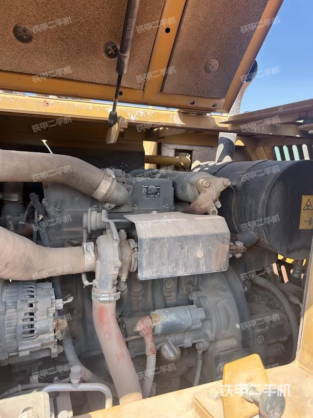 发动机室（上车部件）