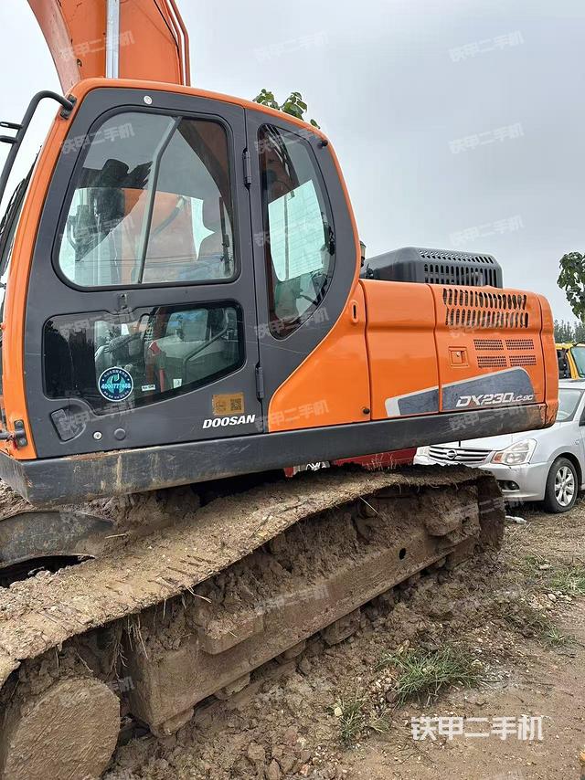 驾驶室整体（整机外观）