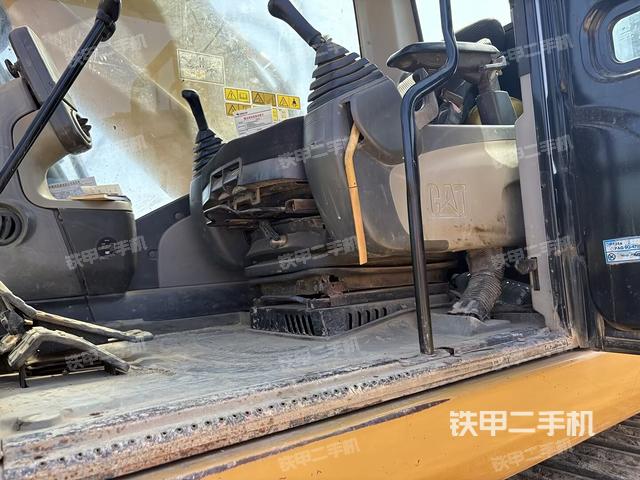 座椅左側(cè)控制臺/音響/含左手柄（駕駛室部分）