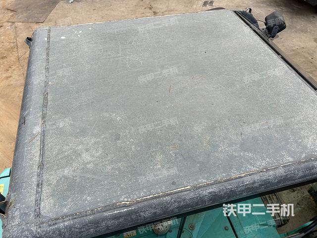 驾驶室顶部（整机外观）