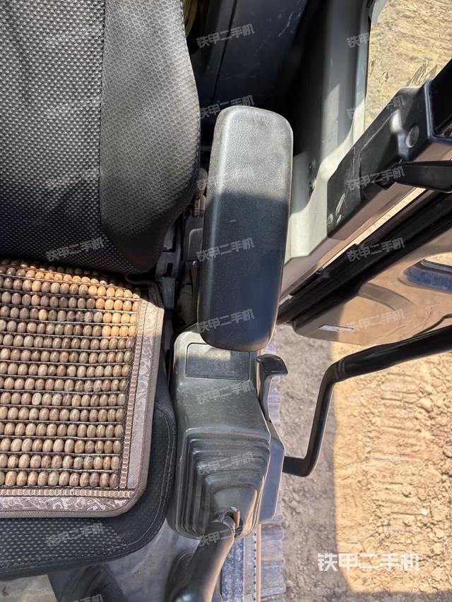 后窗玻璃角標(biāo)（駕駛室部分）