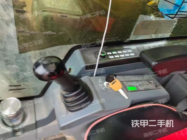 驾驶室整体（整机外观）