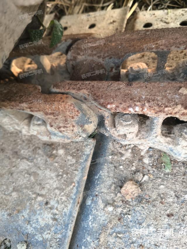 右驱动轮（行走机构）