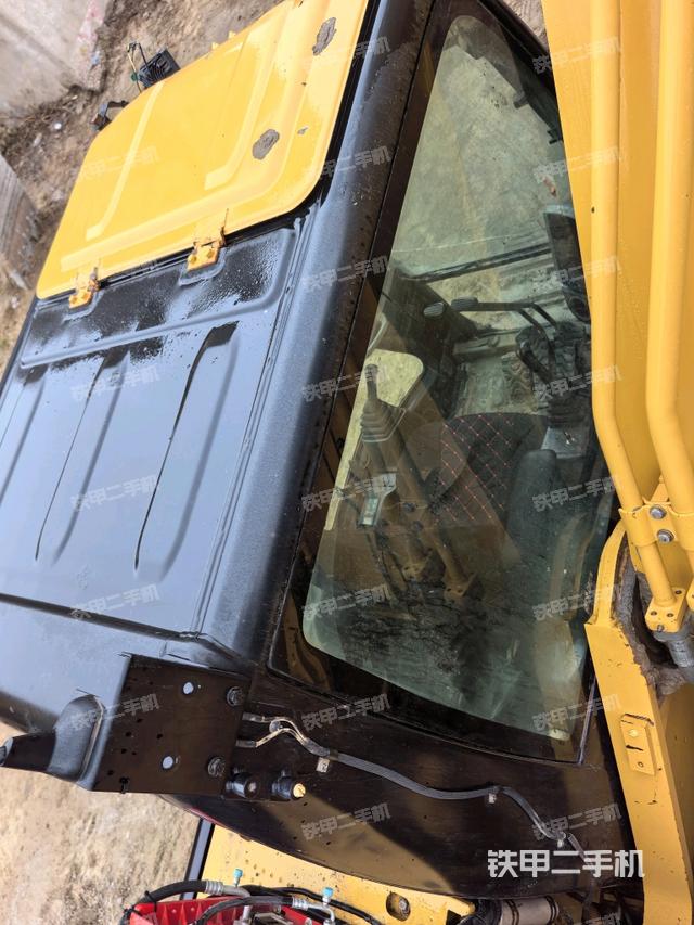 駕駛室頂部（整機(jī)外觀(guān)）