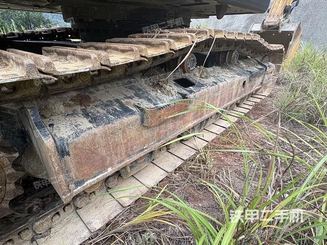 右驱动轮（行走机构）