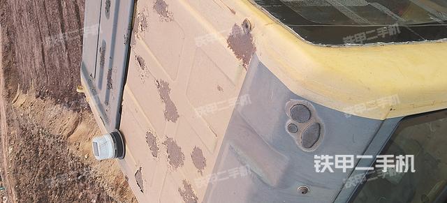 驾驶室顶部（整机外观）