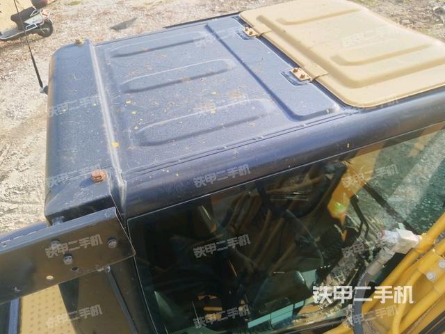 駕駛室頂部俯視（上車(chē)部件）