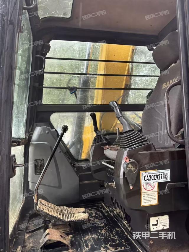 駕駛室頂部（整機(jī)外觀）