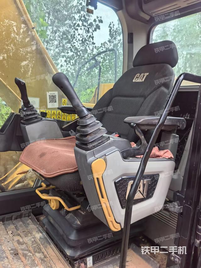 駕駛室整體（整機外觀）